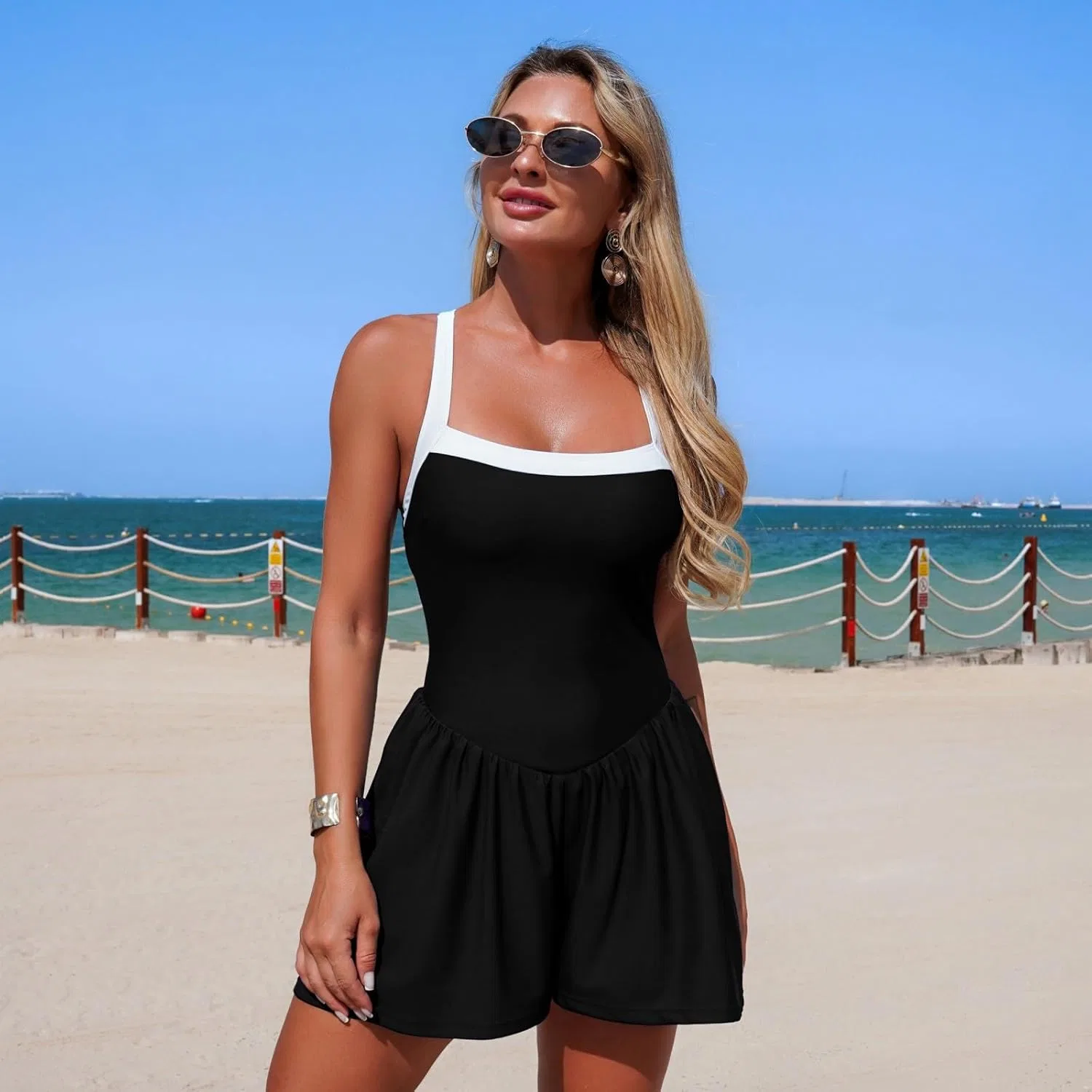 Купальник женский Athletic Romper с перекрестной спинкой, эффектом контроля живота и шортами Generic, черный — фото 3