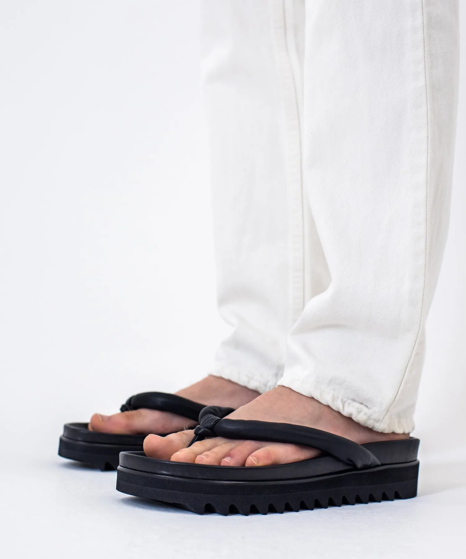 Мужские сандалии с подошвой Vibram YOAK HIRO черные