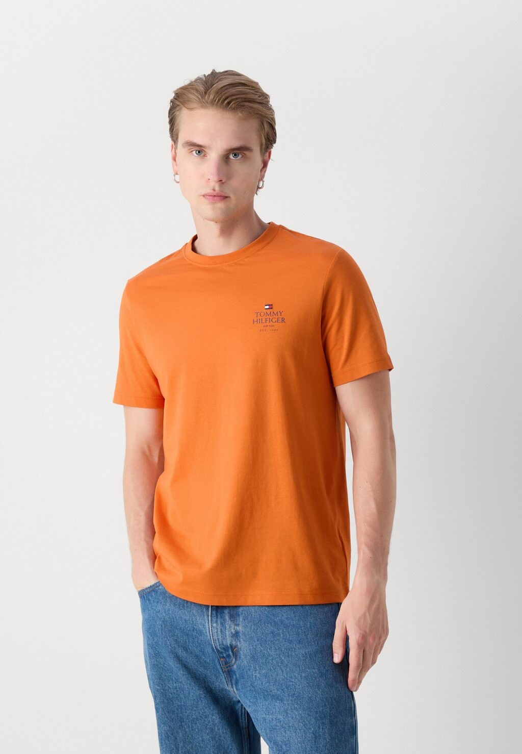 

Базовая футболка STACK TEE Tommy Hilfiger, оранжевый