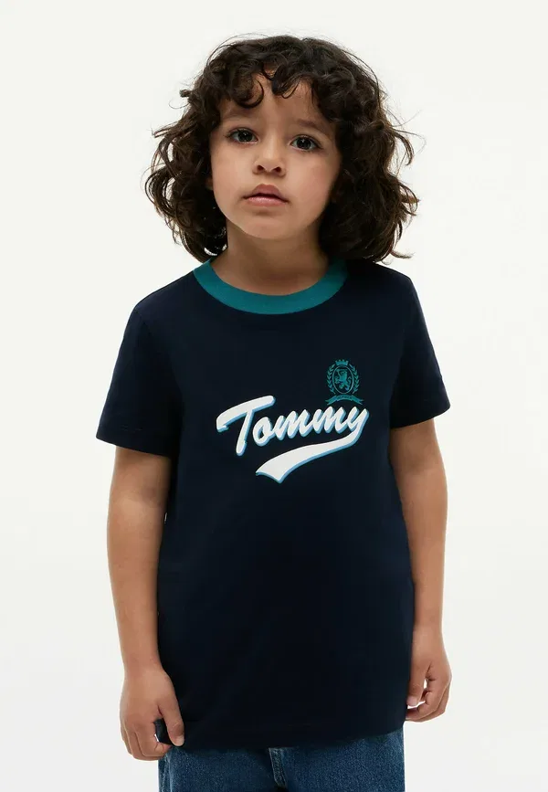 Футболка Tommy Hilfiger Lb tommy crest t-shirt ss print t-shirt, темно-синий — фото 2