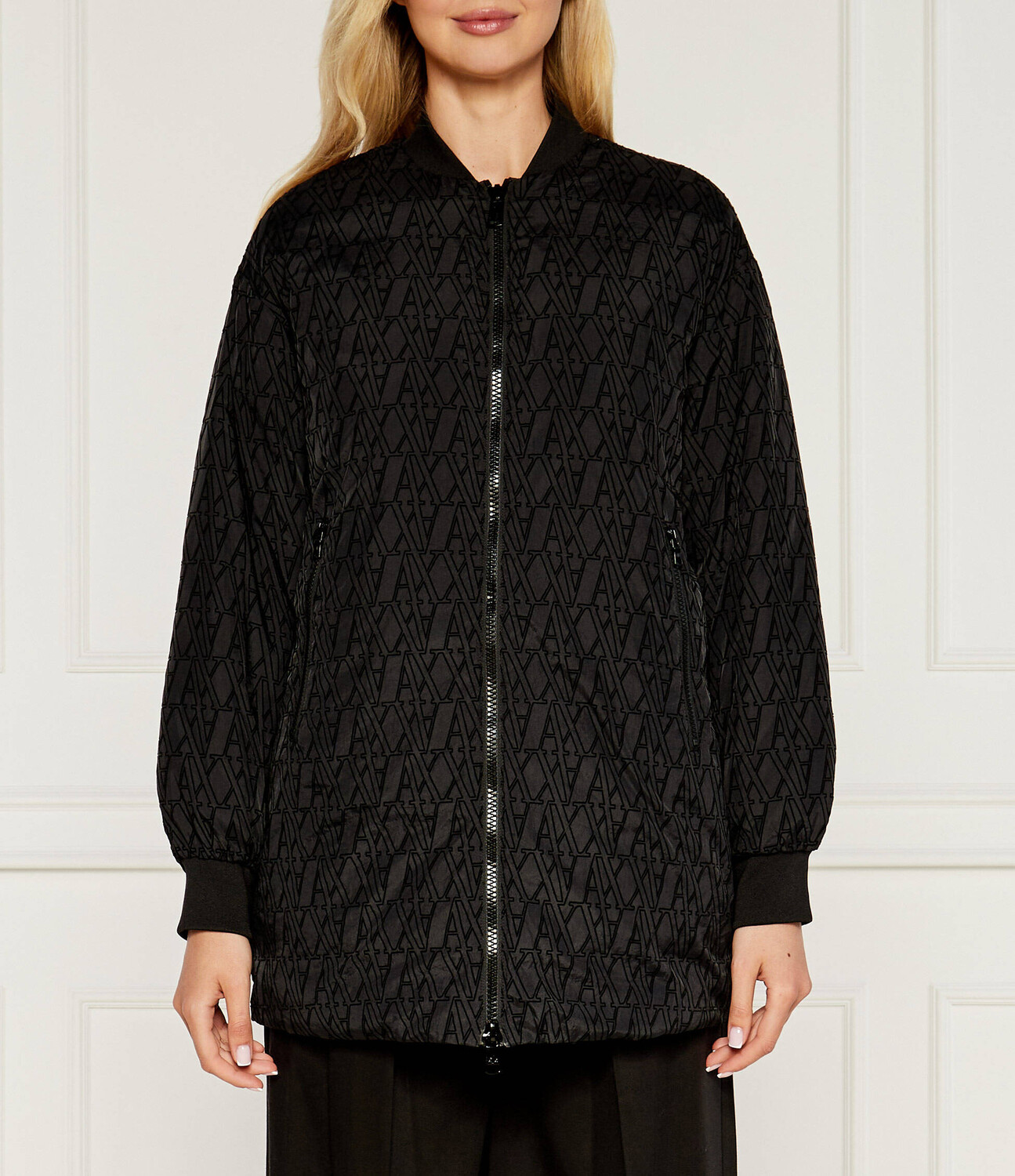 

Куртка Armani Exchange Relaxed fit, черный
