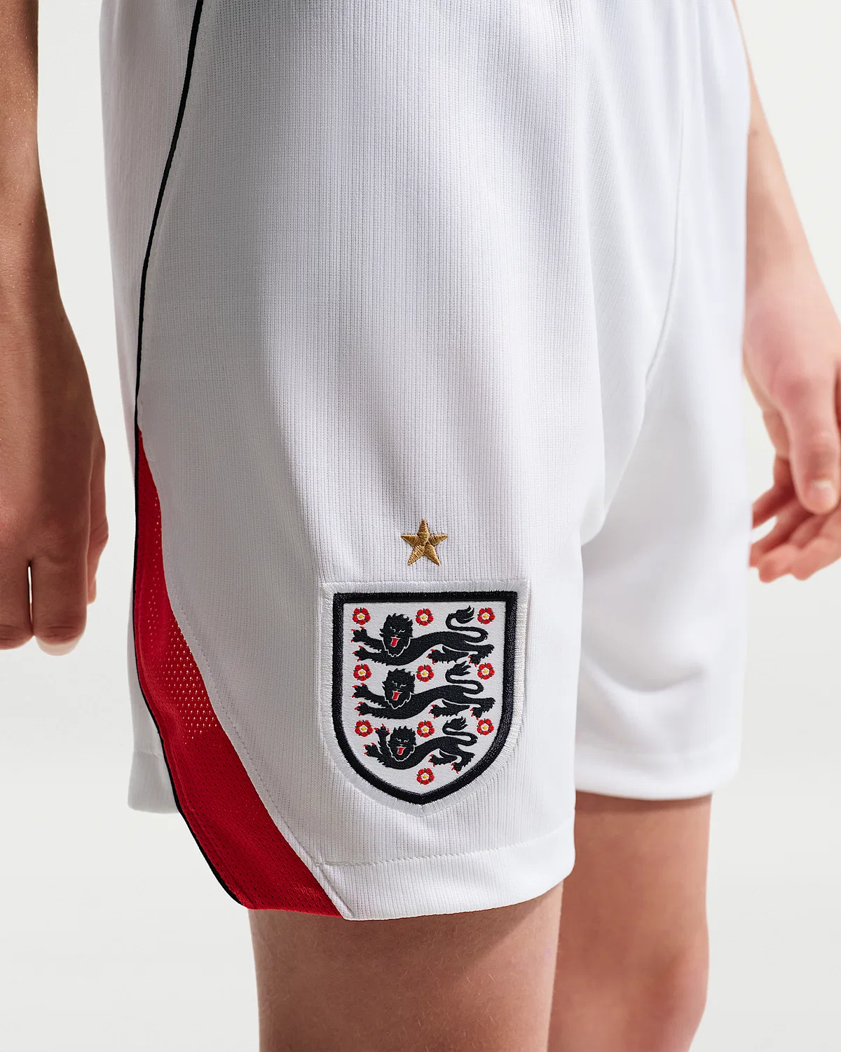 Большие детские шорты Nike Dri-FIT Soccer Replica England 2026 Stadium Home, White/Speed Red/Obsidian/Obsidian — фото 4
