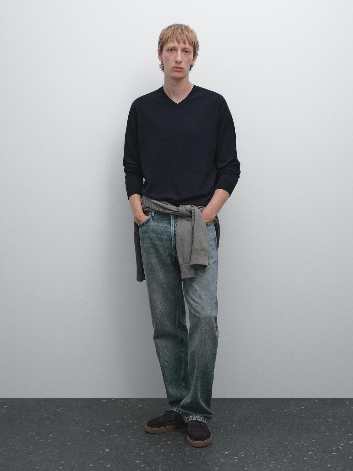 

Вязаный свитер с V-образным вырезом Massimo Dutti, темно-синий