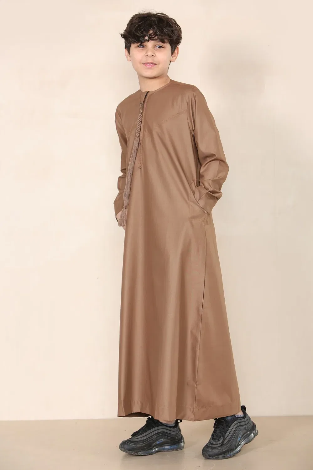 Arabic Thobes Детская коричневая мужская рубашка (туника), эмиратская джубба, исламская одежда, кафтан, праздничный шнурок с кисточками — фото 3