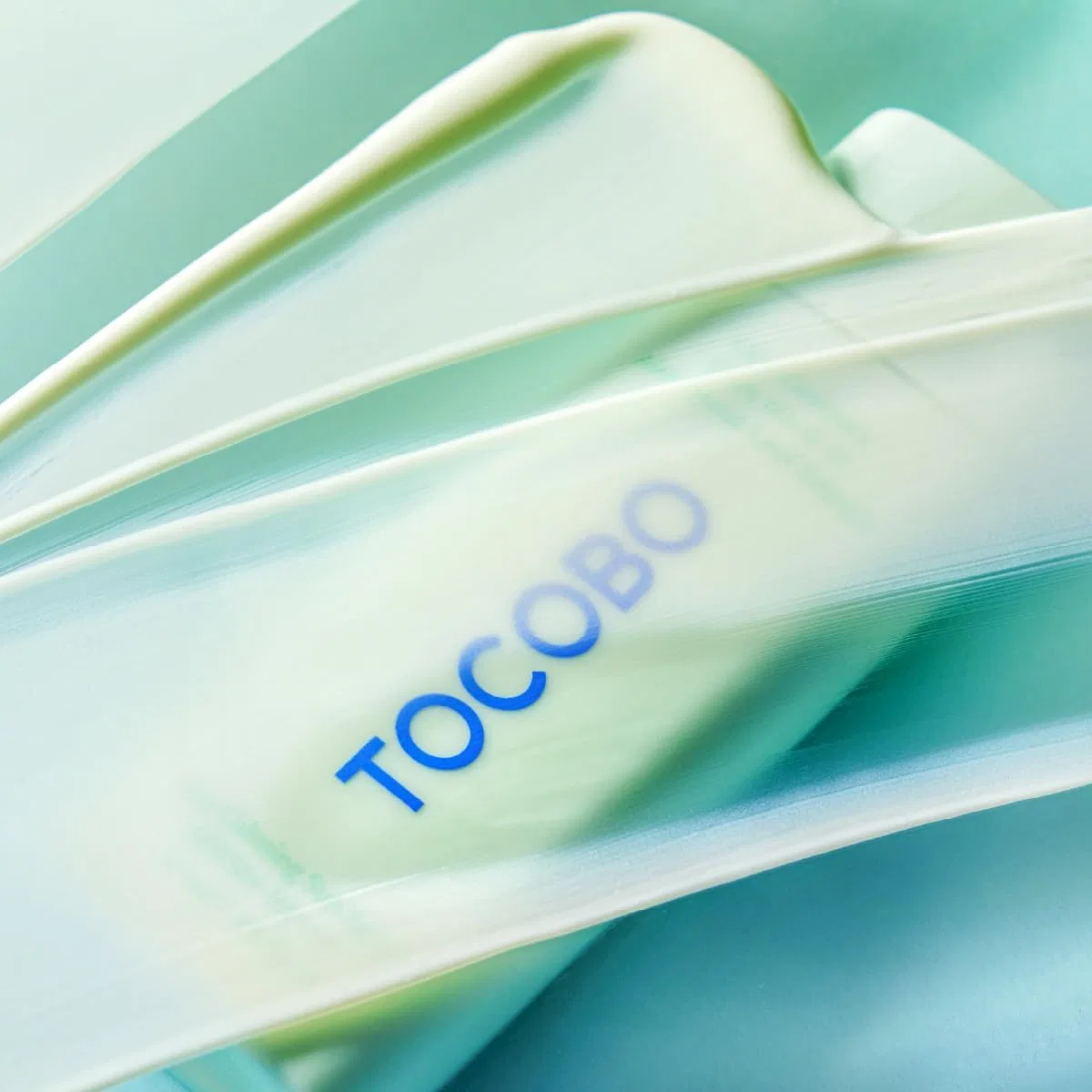Солнцезащитный сыворотка-крем TOCOBO Cica Calming Sun Serum 50 мл — фото 3