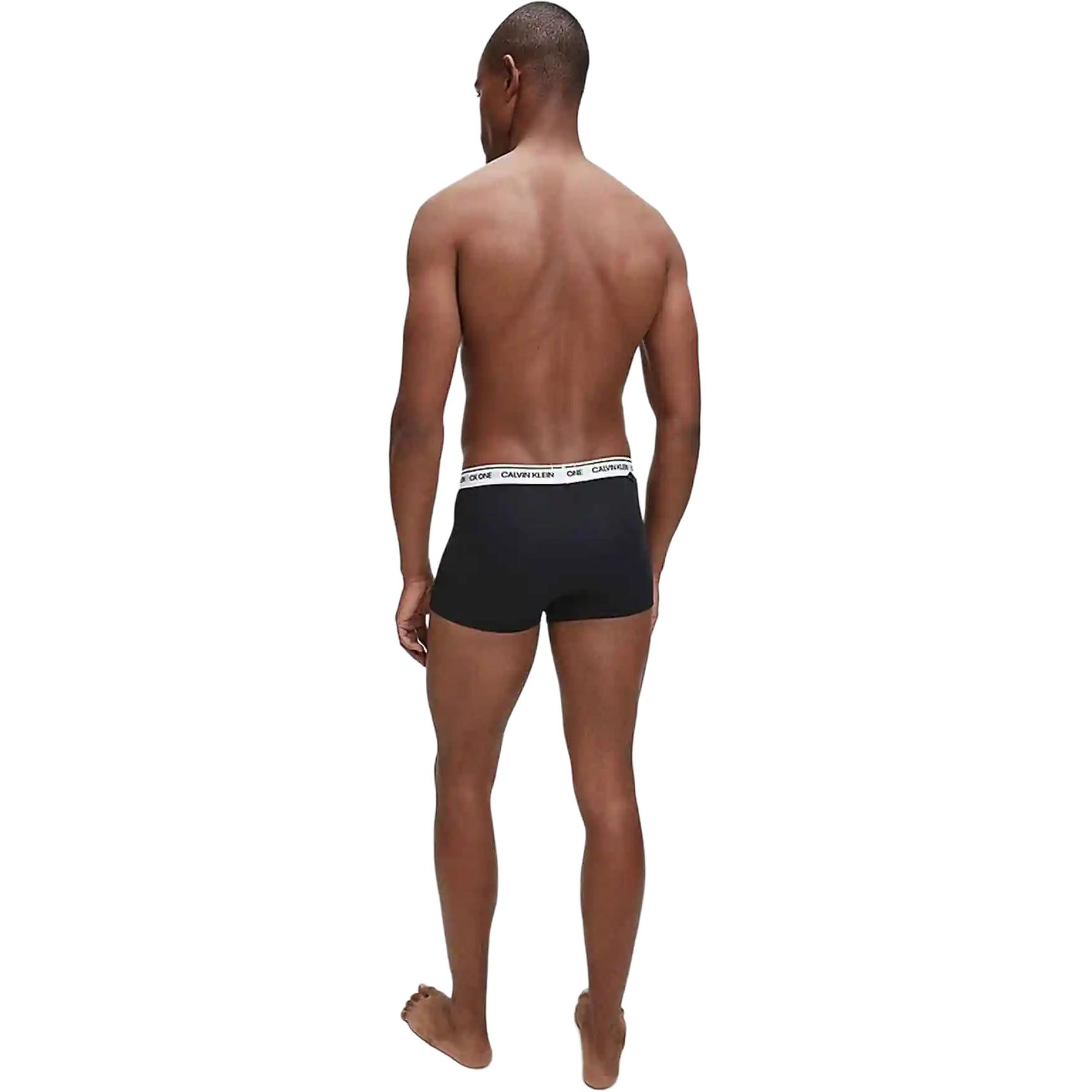 Трусы Trunk 2PK, европейская версия, мужские, 2 штуки Calvin Klein, черный — фото 3