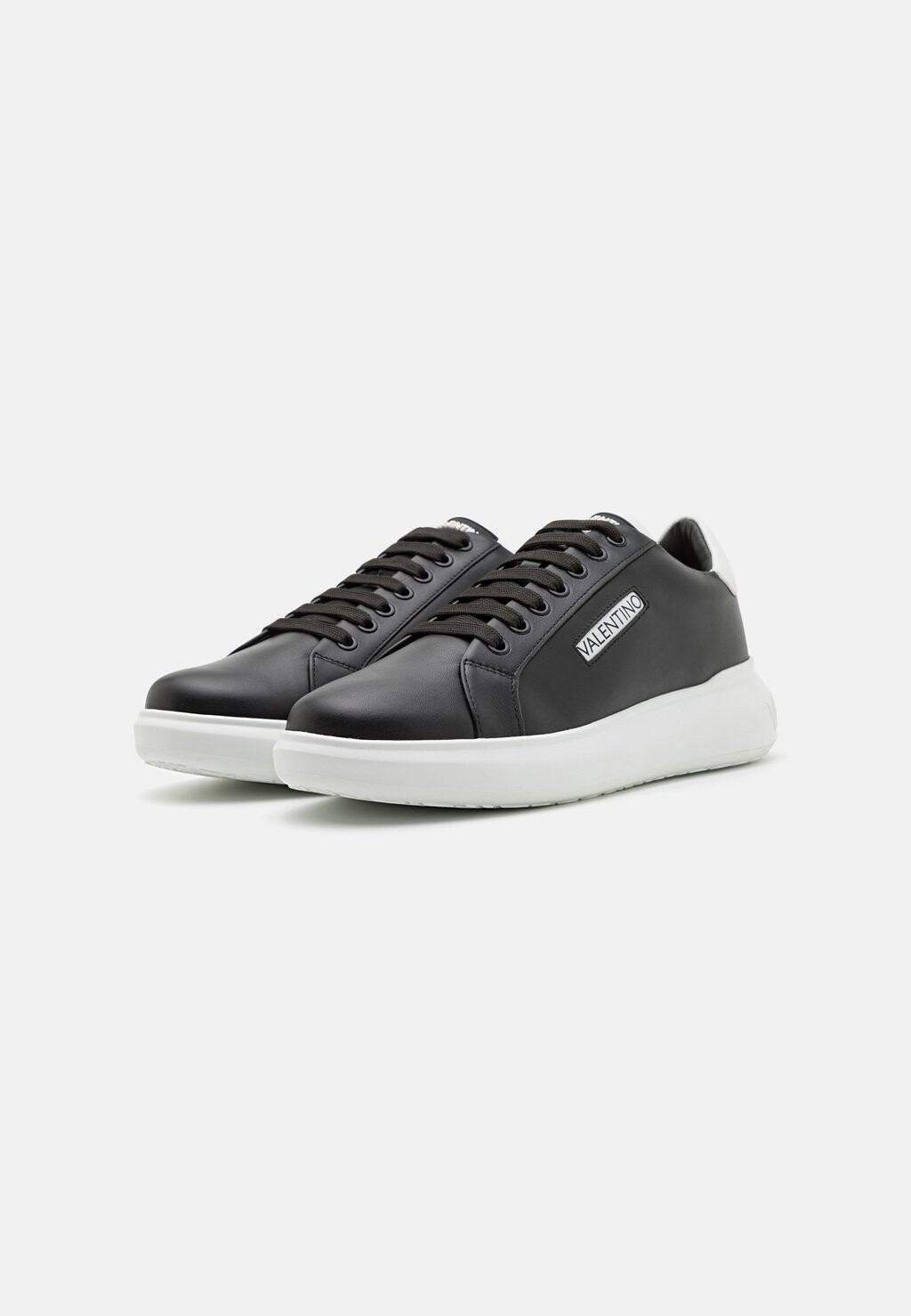 

Кроссовки на шнуровке BOUNCE Valentino, черный