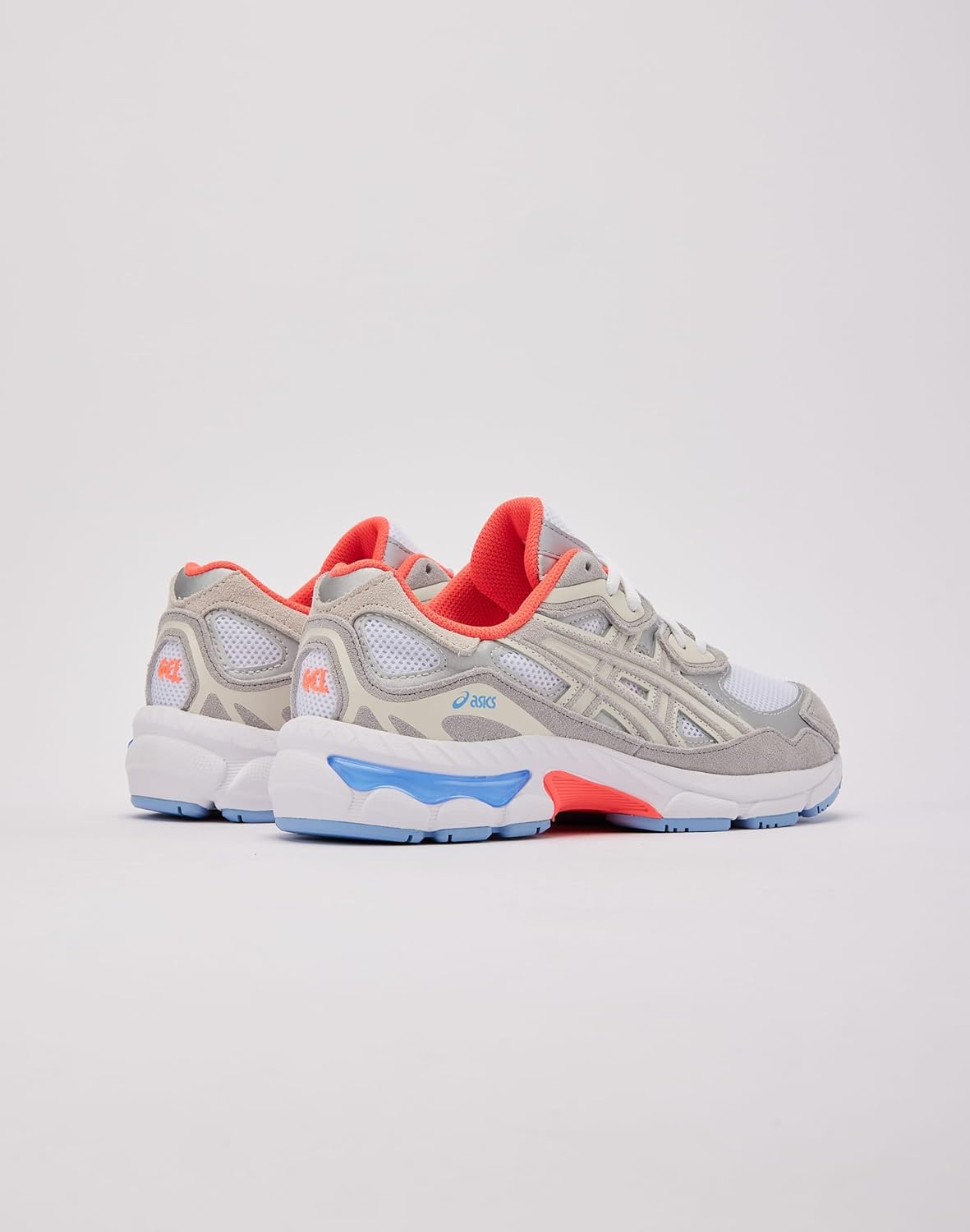 Детские кроссовки ASICS Gel-NYC Grade School (унисекс), белый/серый — фото 3