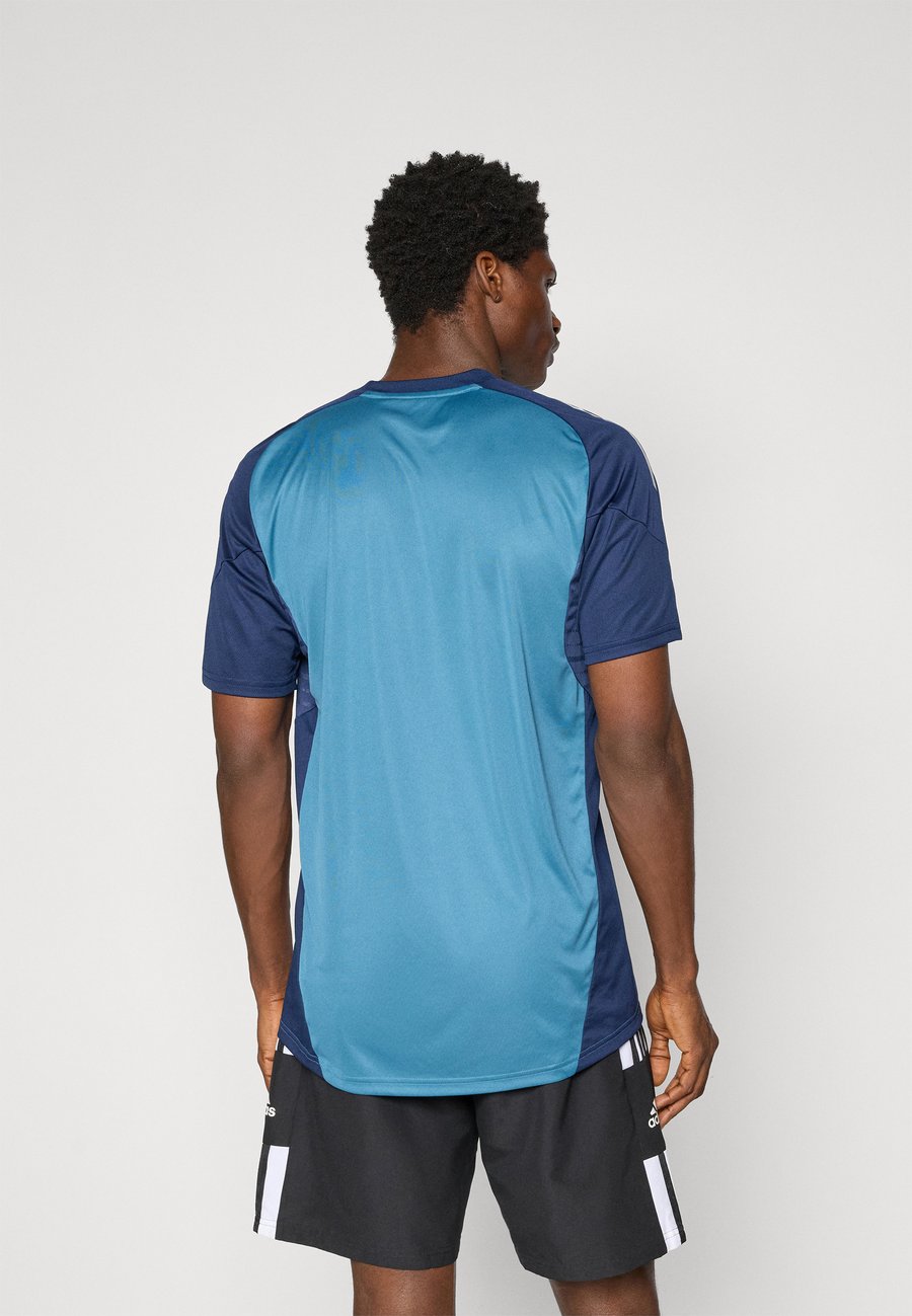 Футболка Adidas Performance ARSENAL FC 25/26 TIRO 25 COMPETITION TRAINING, Blanch Blue/Night Indigo/Blue — фото 3