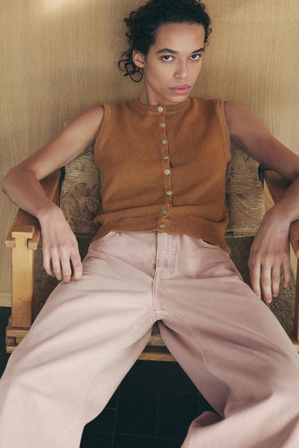 

Вязаный жилет в деревенском стиле ZARA, цвет Dark camel