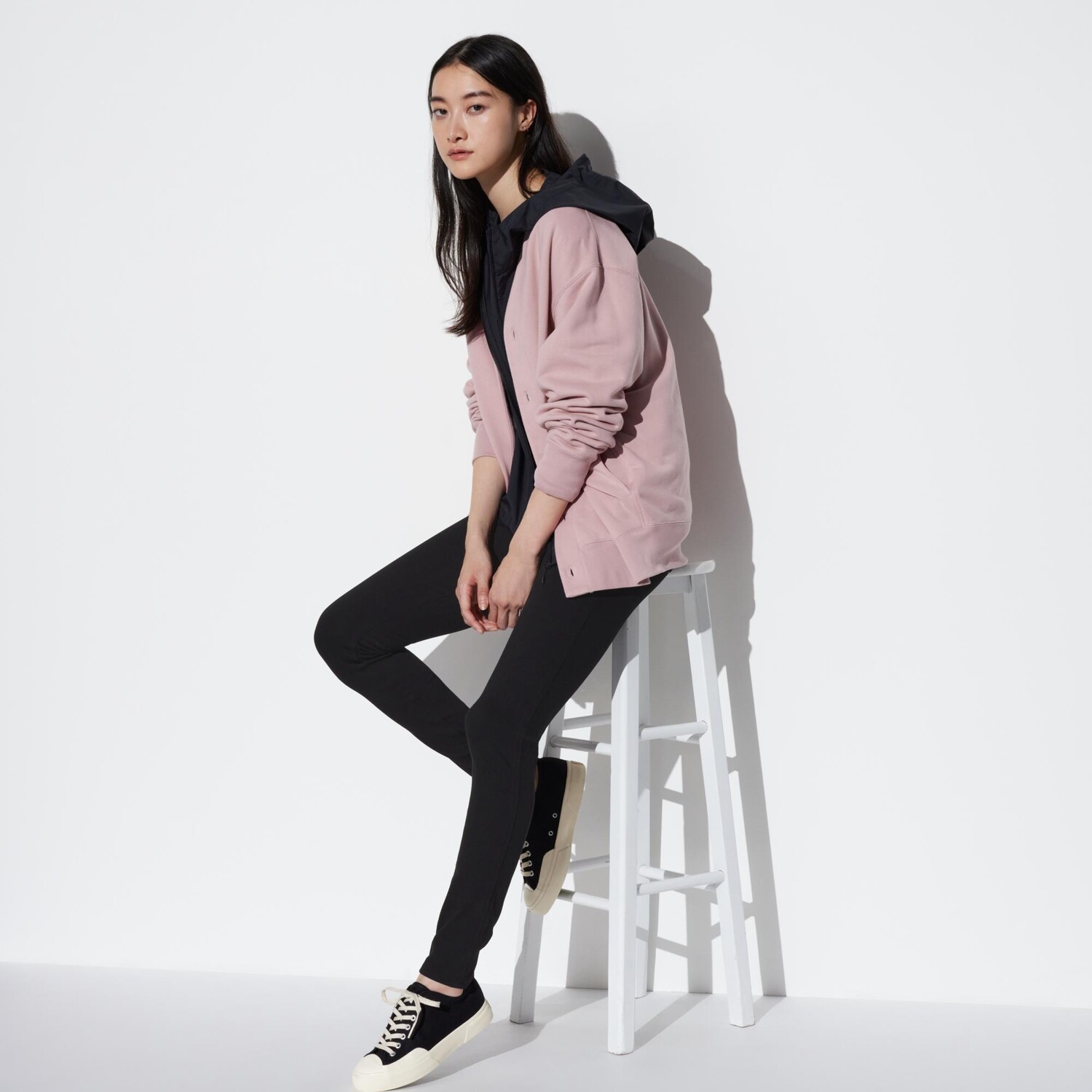 

Брюки-леггинсы UNIQLO ультраэластичные, черный