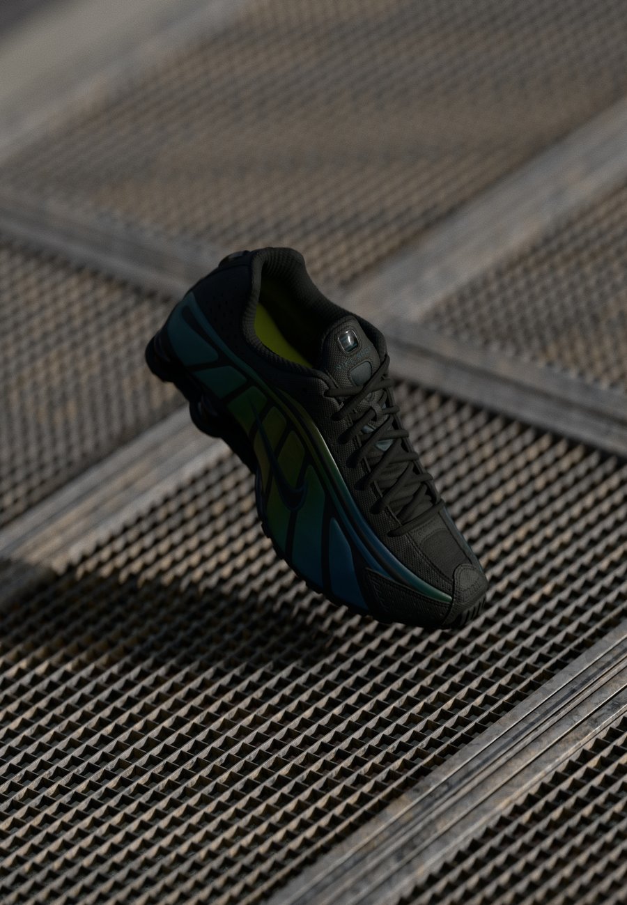 

Кроссовки Nike Sportswear SHOX R4 REFLECTIVE SE 2, Black/Seaweed/Light Lemon Twist/Black