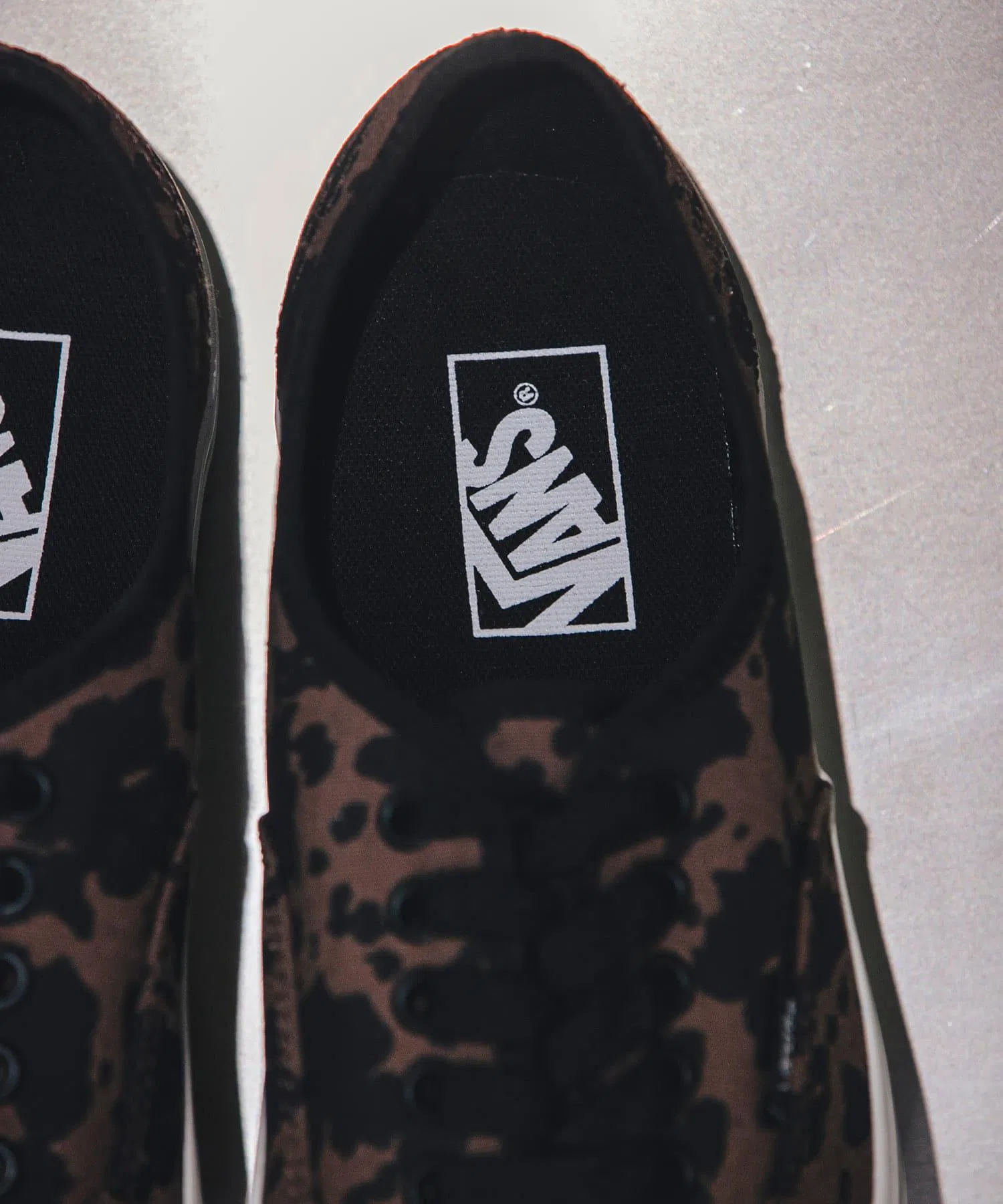 Мужские кеды VANS AUTHENTIC CAW коричневые — фото 2