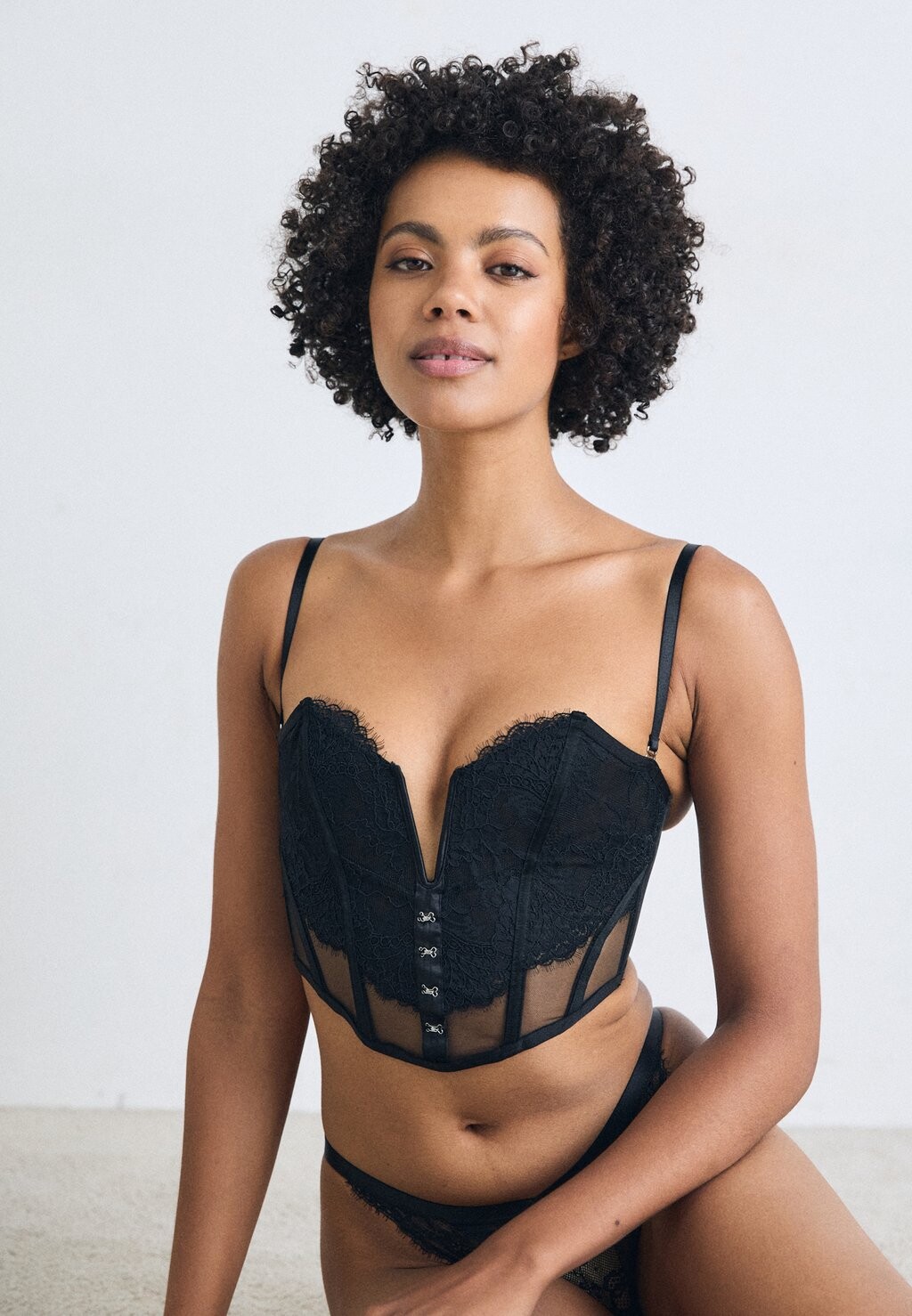 

Удлиненный бюстгальтер Hunkemöller, черный