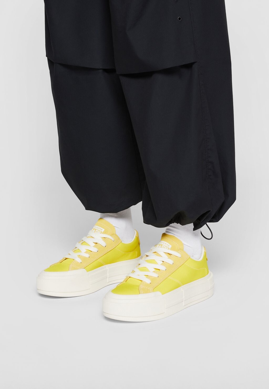 Кроссовки на шнуровке CHUCK TAYLOR ALL STAR CRUISE Converse, золото — фото 2