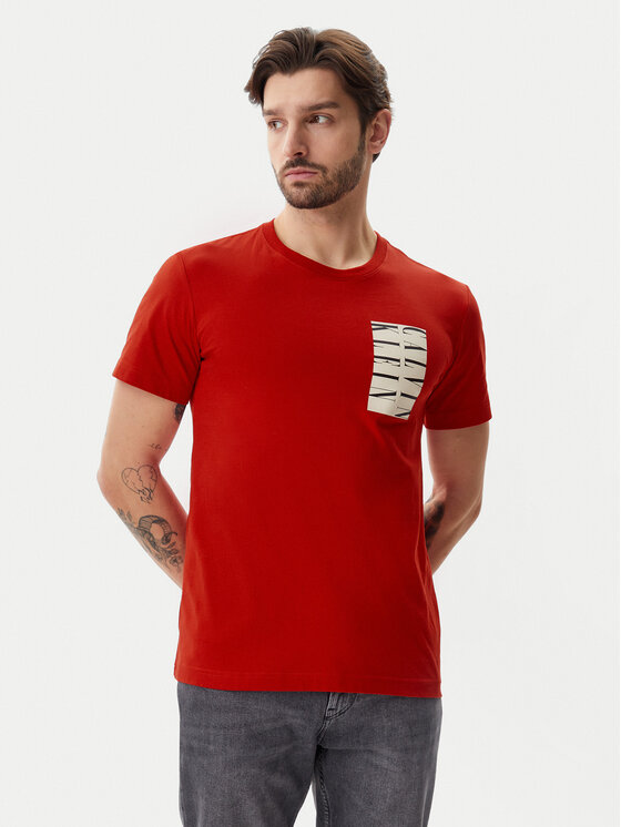 

Футболка обычного кроя Serif Box Graphic J30J327474 Calvin Klein Jeans, красный