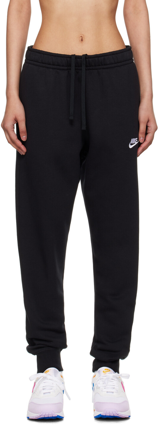 

Черные спортивные штаны Club Nike