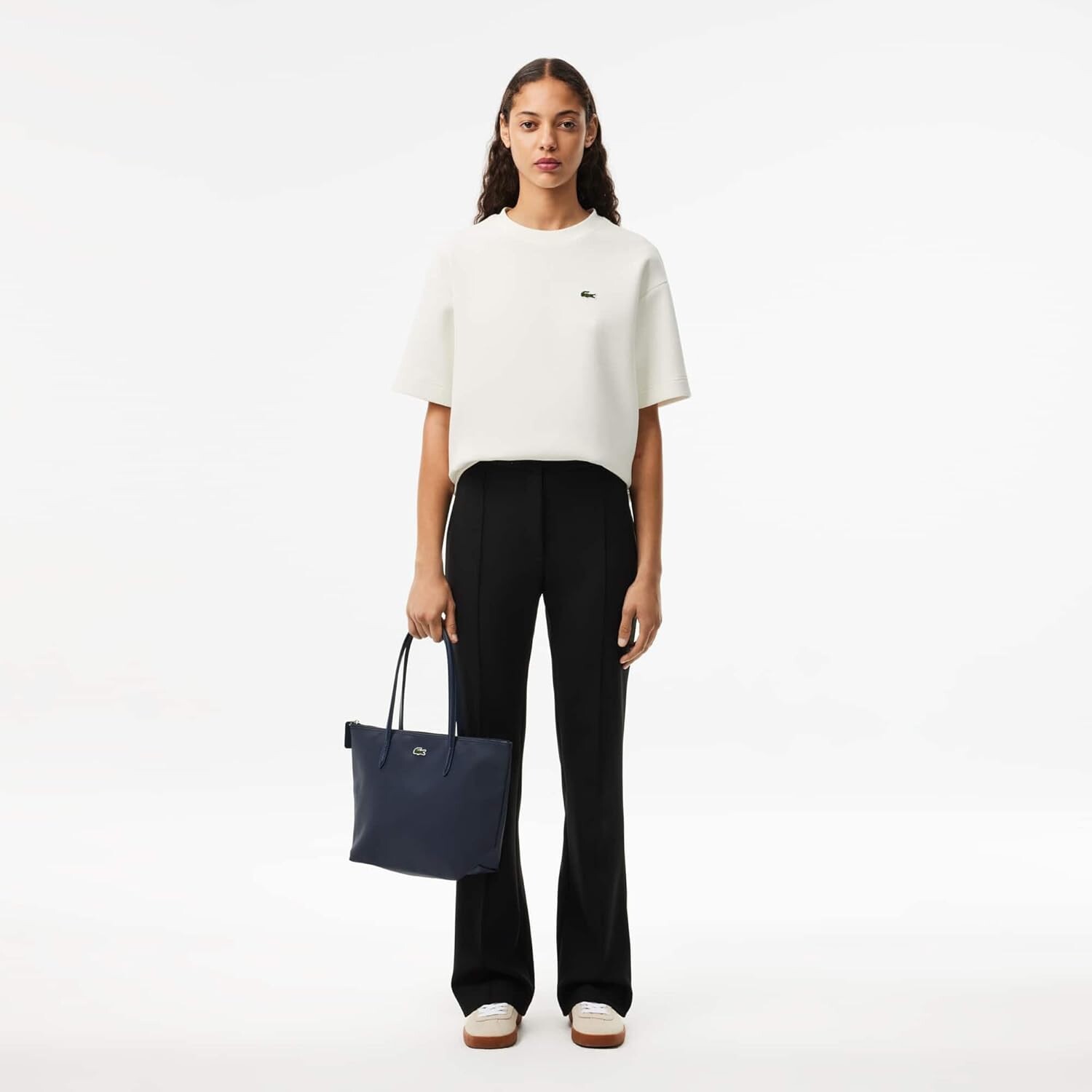 

Сумки через плечо Lacoste