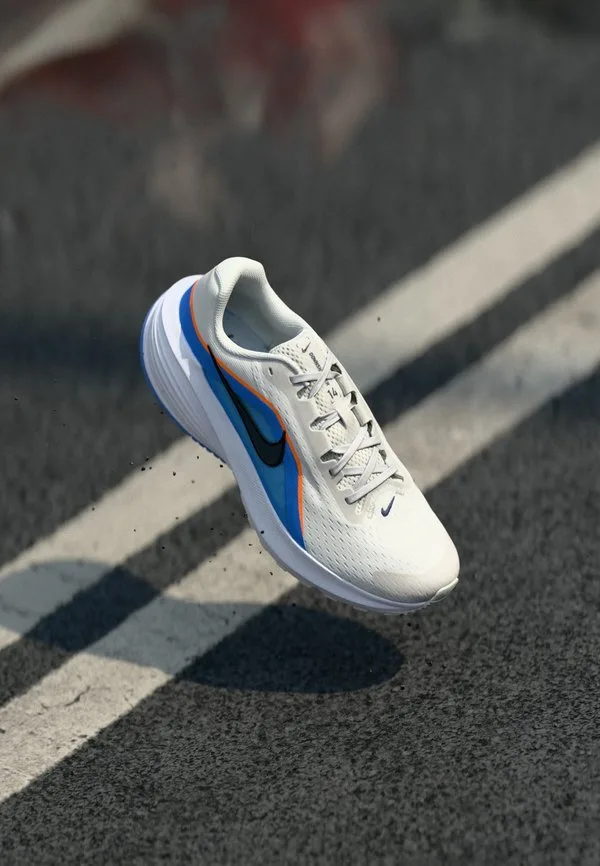 Беговые кроссовки downshifter 14 Nike Performance, Platinum Tint/Off Noir/Black/White/Blue Crystal/Total Orange