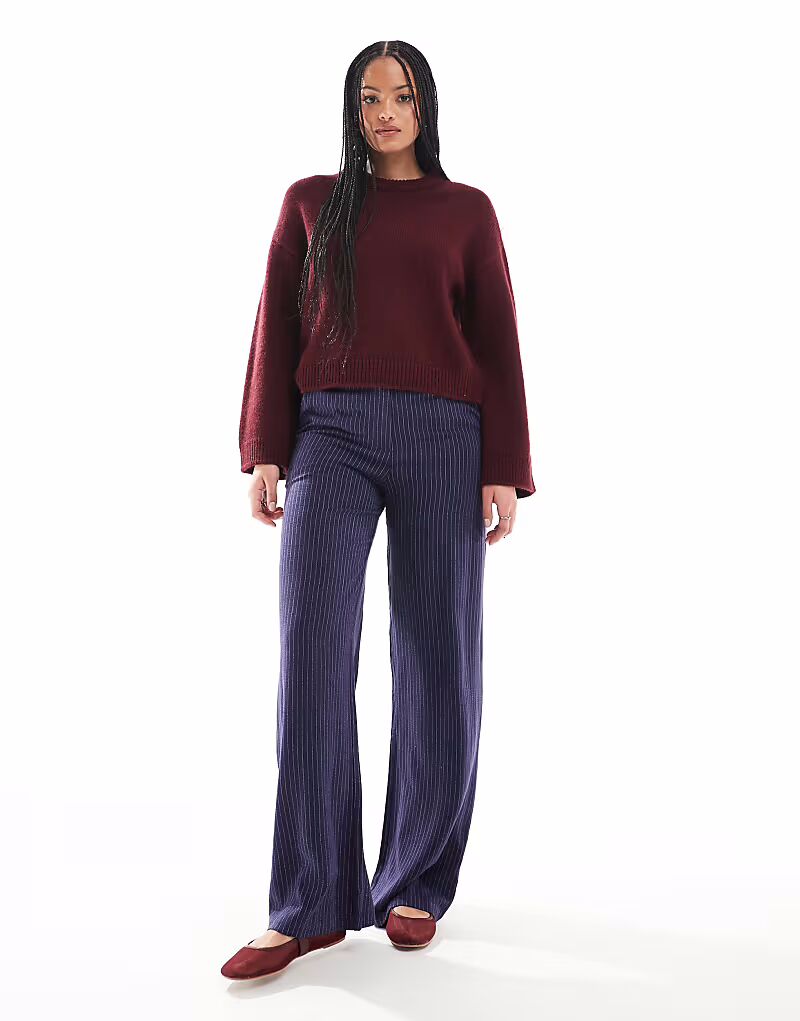 

ASOS DESIGN Высокие свободные брюки прямого кроя со льном в темно-синюю полоску