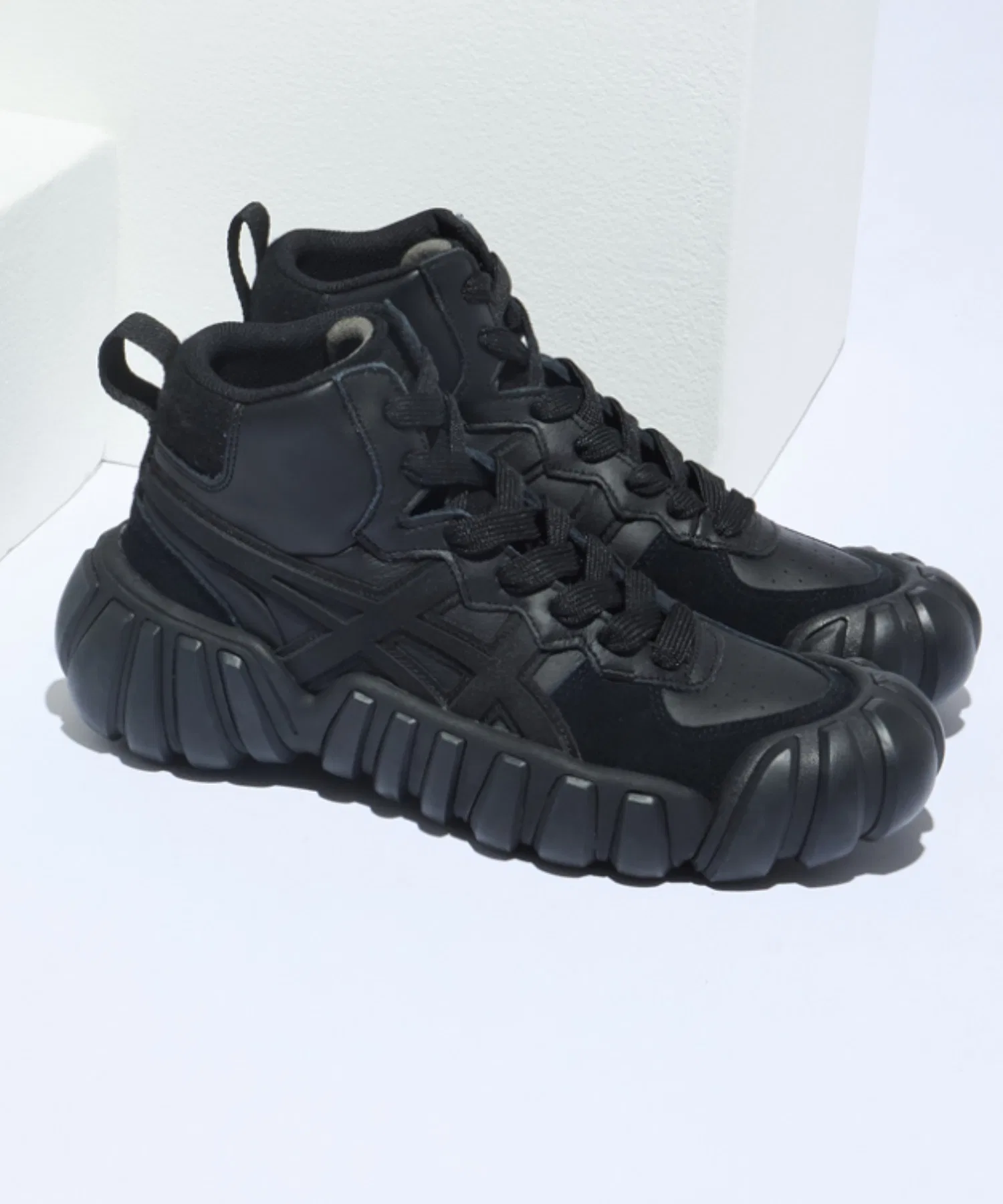 Унисекс высокие кроссовки из натуральной кожи Onitsuka Tiger DENTIGRE LL белые — фото 3