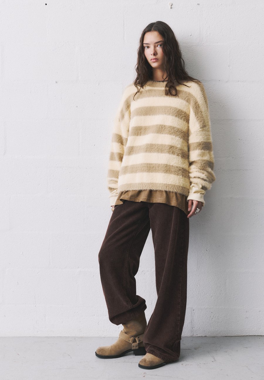 

Джемпер PULL&BEAR SOFT STRIPED, Sand