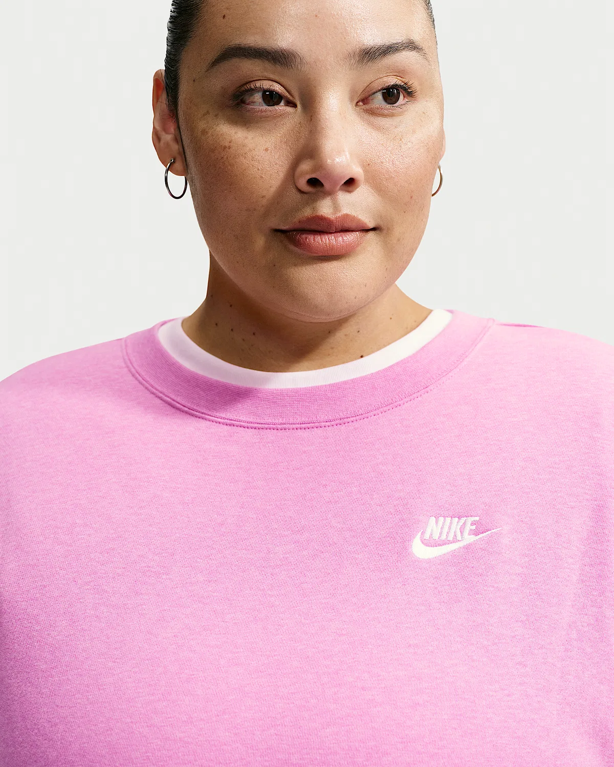 Женский свободный свитшот с круглым вырезом (плюс сайз) Nike Sportswear Club Fleece, Light Magenta/Heather/White — фото 3