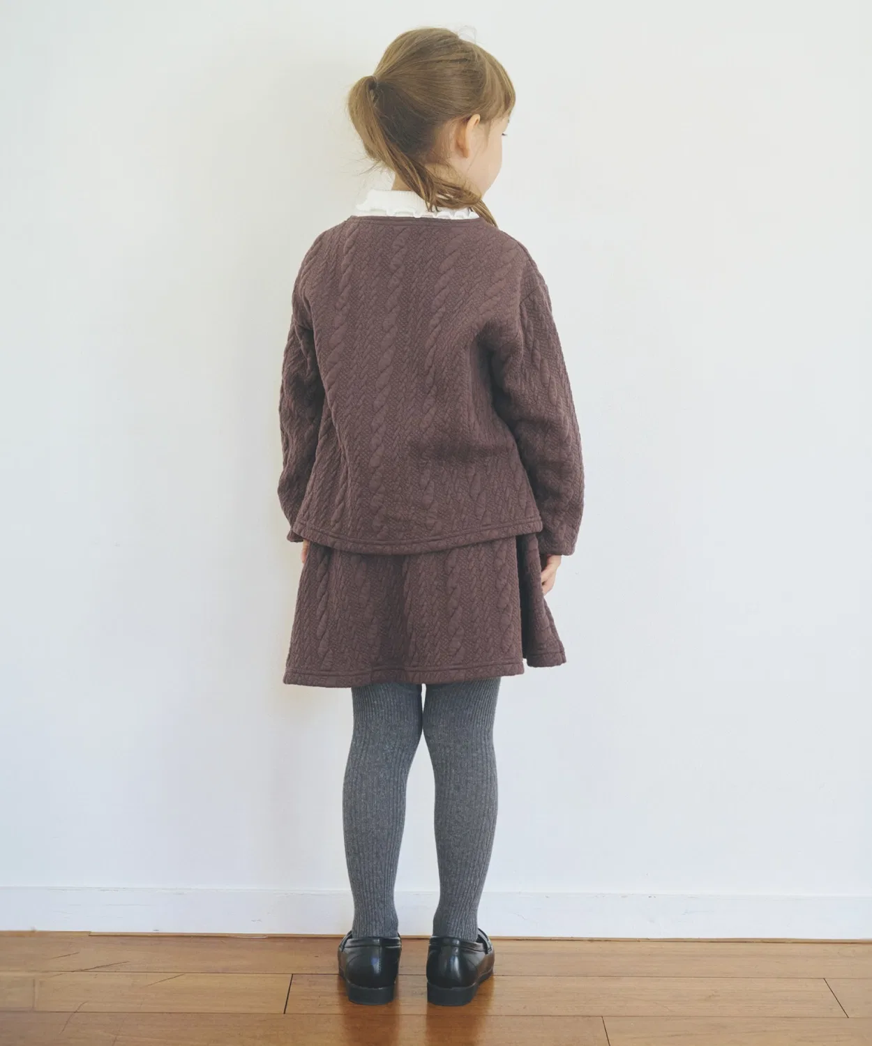 Детский костюм из жаккарда ever closet, кардиган и юбка, коричневый — фото 2