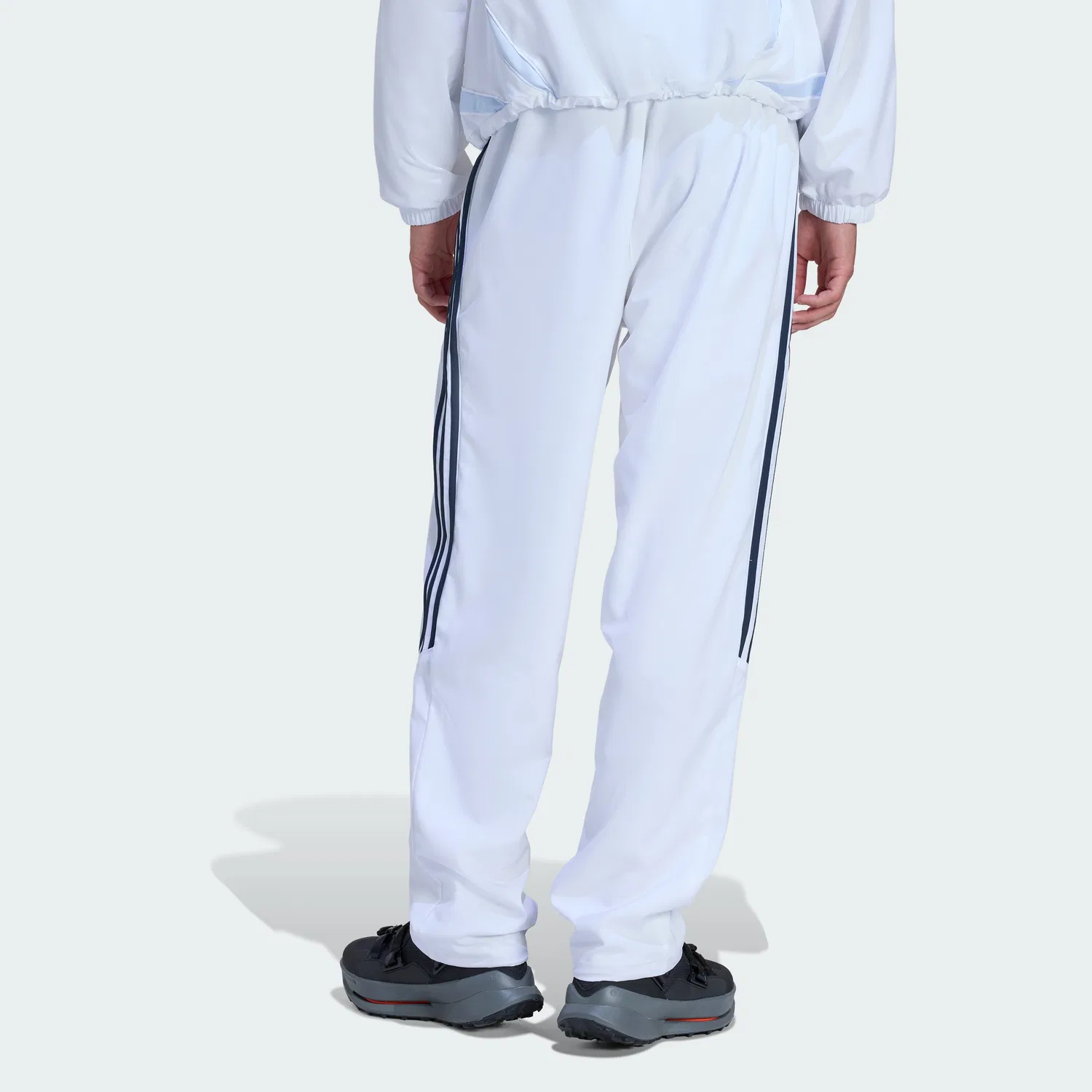 Мужские спортивные брюки Adidas Teamgeist Adicolor, белые с голубым — фото 2