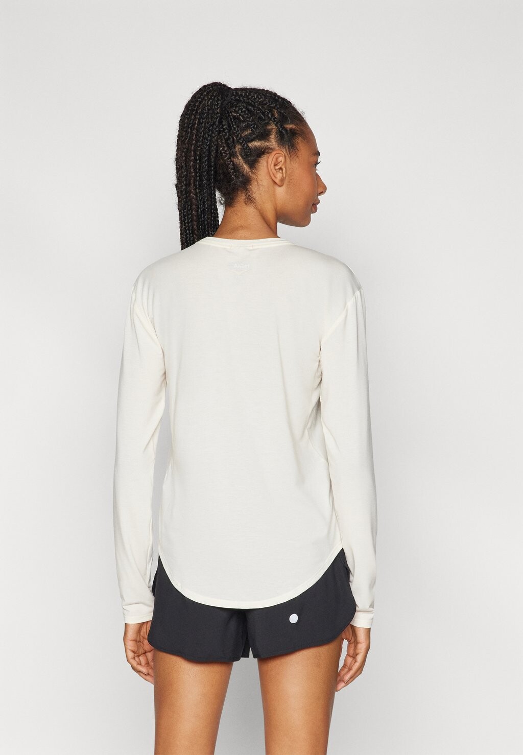 

Рубашка с длинным рукавом ESSENTIAL TEE HOKA, кремовый