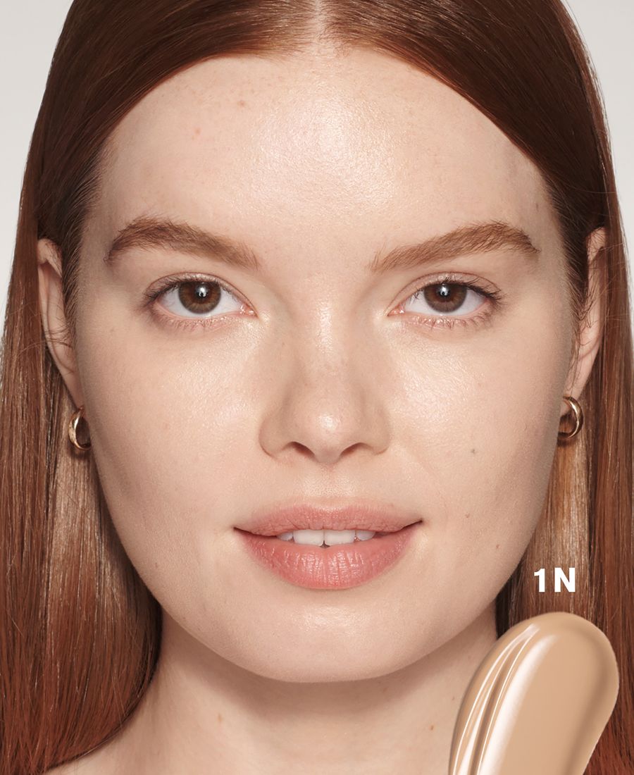 Футуристический осветляющий консилер Soft Touch с витамином С Estée Lauder, цвет 1n — фото 4