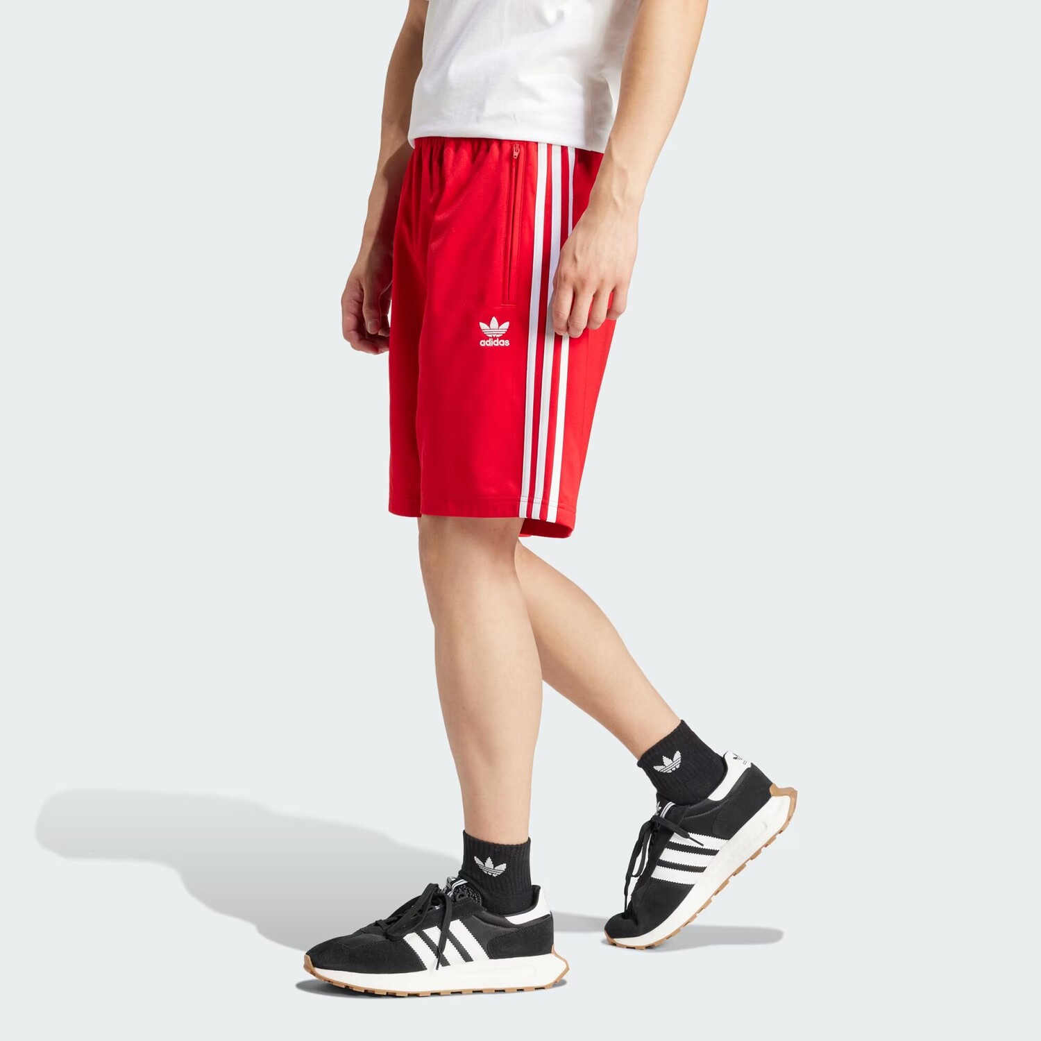 

Шорты Adicolor Firebird Adidas, цвет Better Scarlet/White