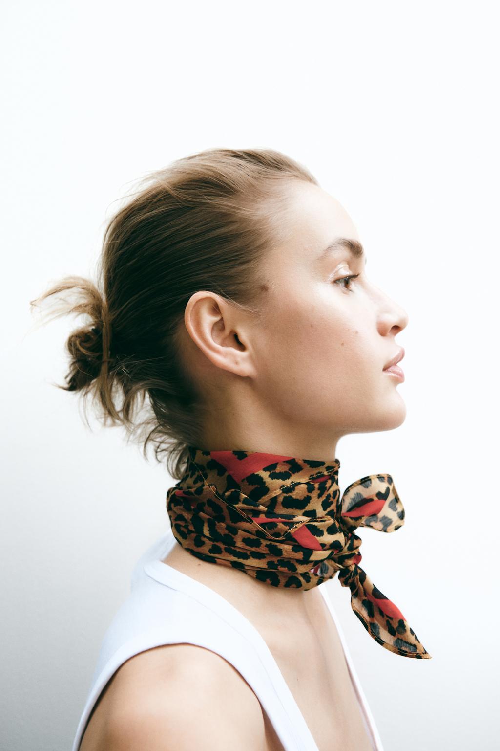 

Модальный шарф с животным принтом ZARA, цвет Leopard