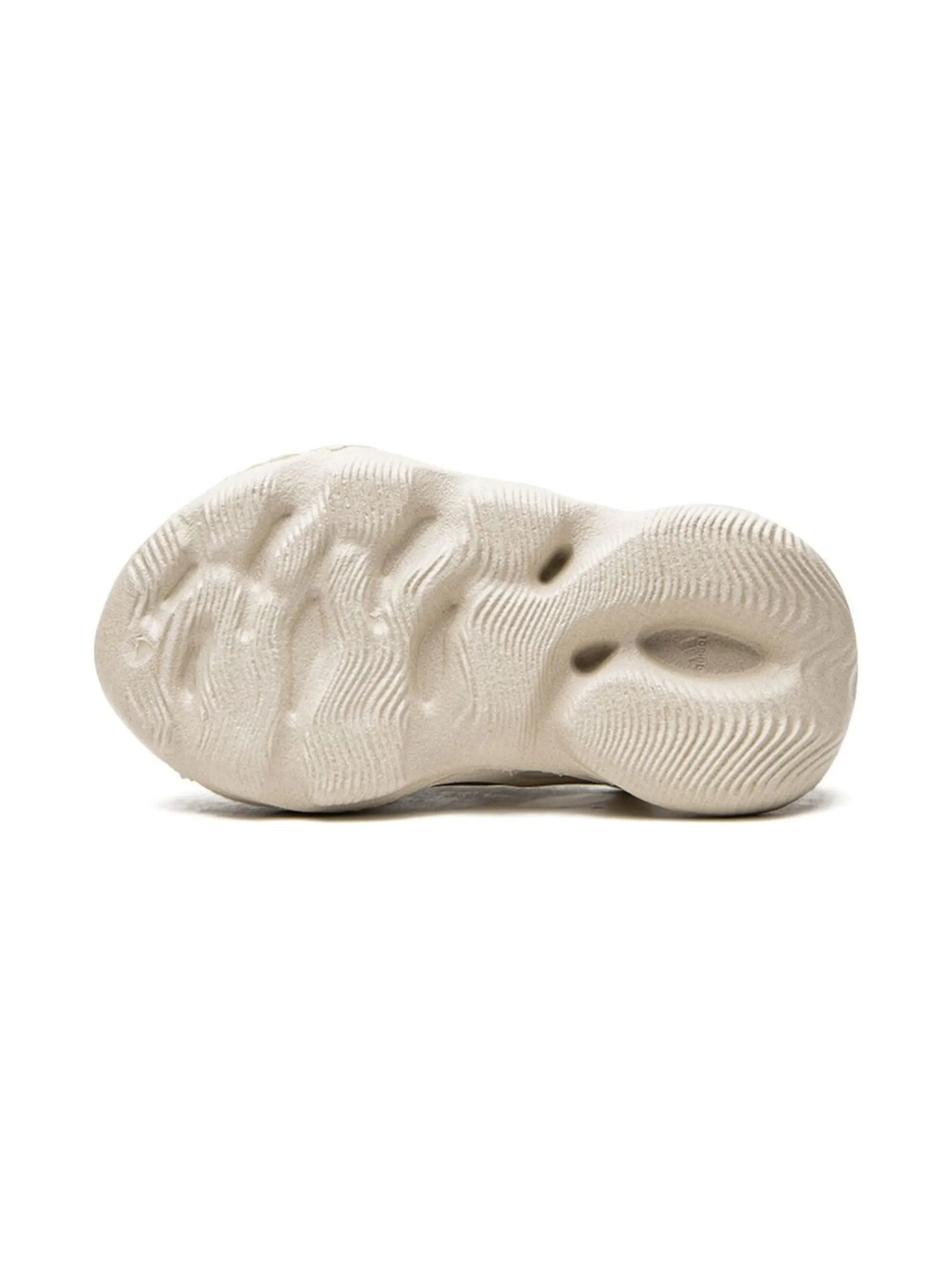 Кроссовки YEEZY Foam Runner Sand Adidas Kids, бежевый — фото 4