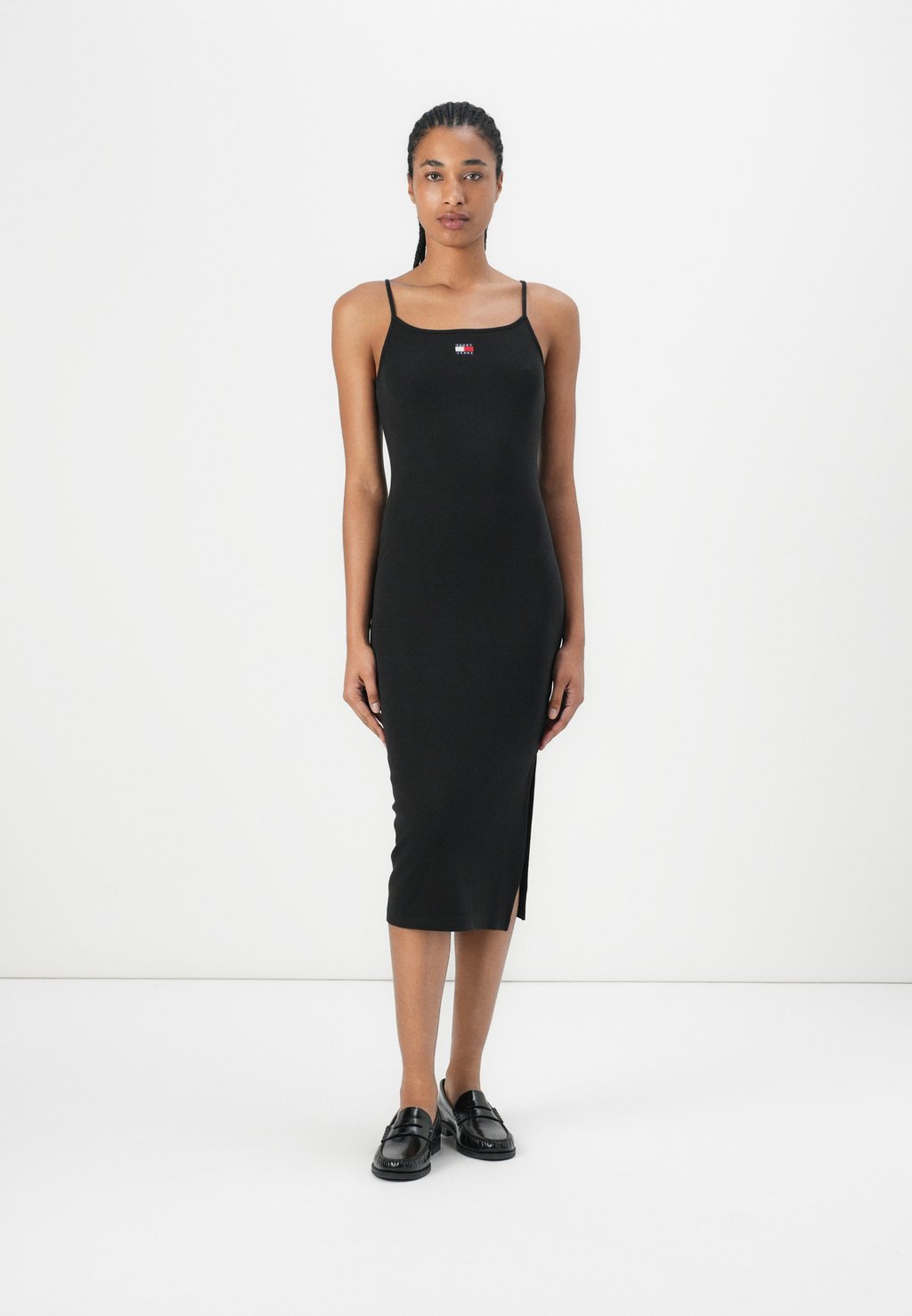 

Платье из джерси STRAPPY BADGE MIDI DRESS Tommy Jeans, черный