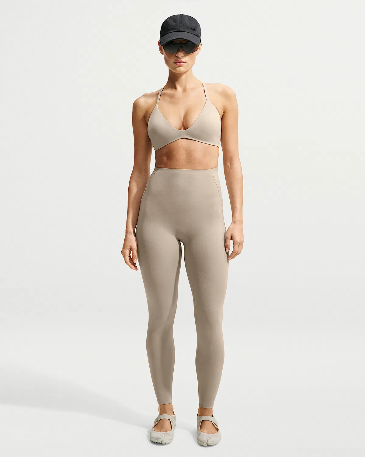 Женские леггинсы NikeSKIMS Studio Stretch, длина 26", NSKM Linen/NSKM Linen