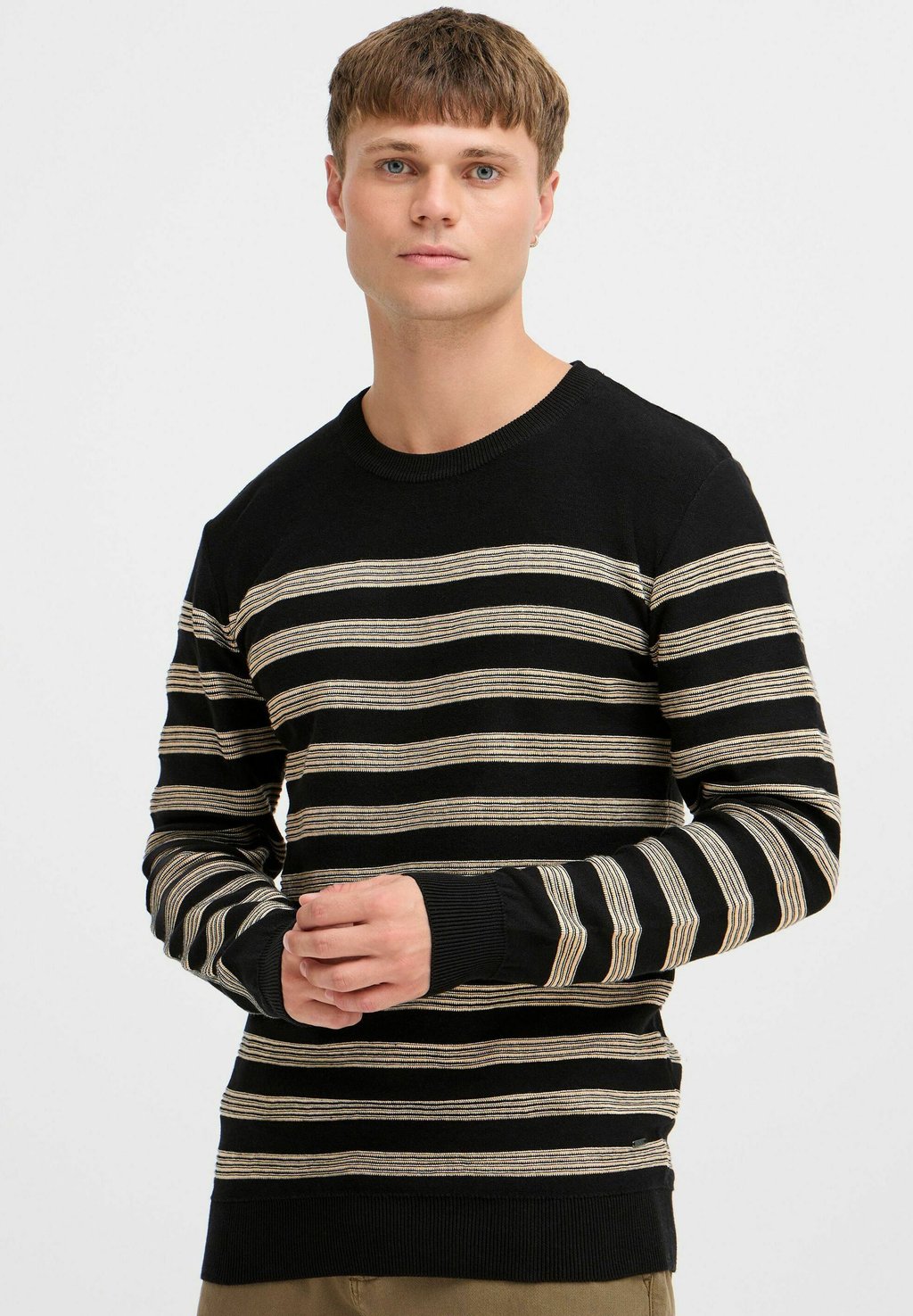 

Джемпер IDPANLOOP INDICODE JEANS, металлик черный