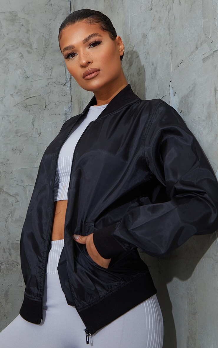 

PrettyLittleThing Черный базовый легкий бомбер