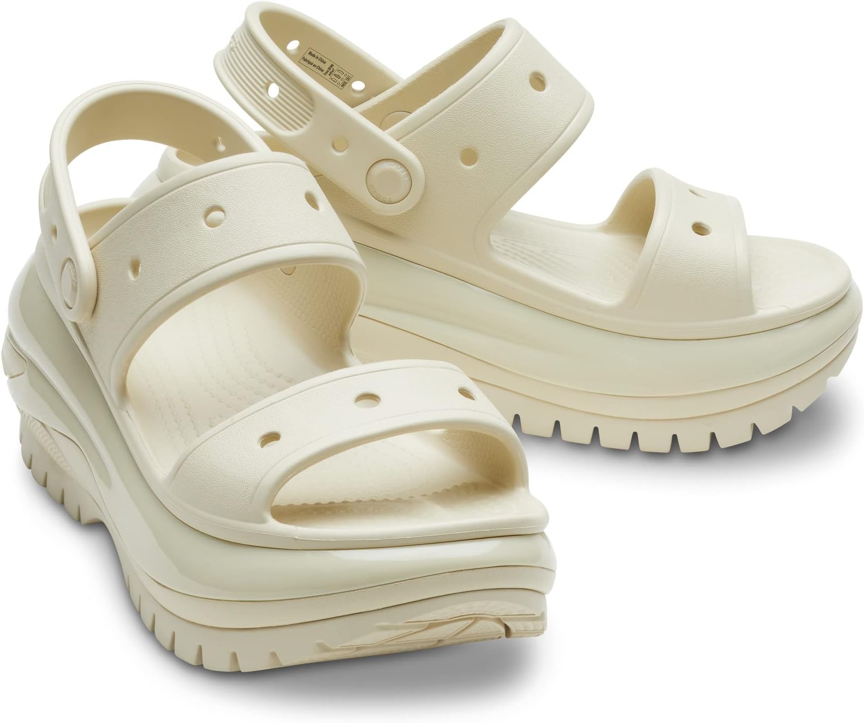 

Босоножки Classic Mega Crush Sandal Crocs, цвет Bone