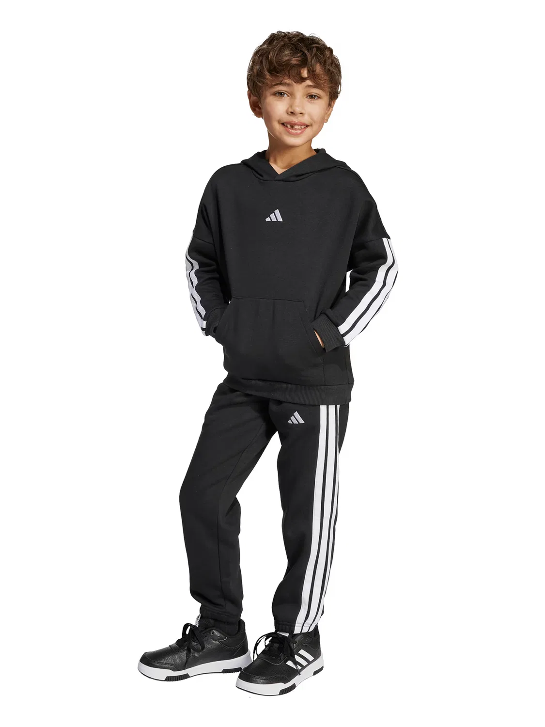 Спортивный костюм Adidas Sportswear Essentials черного цвета — фото 2