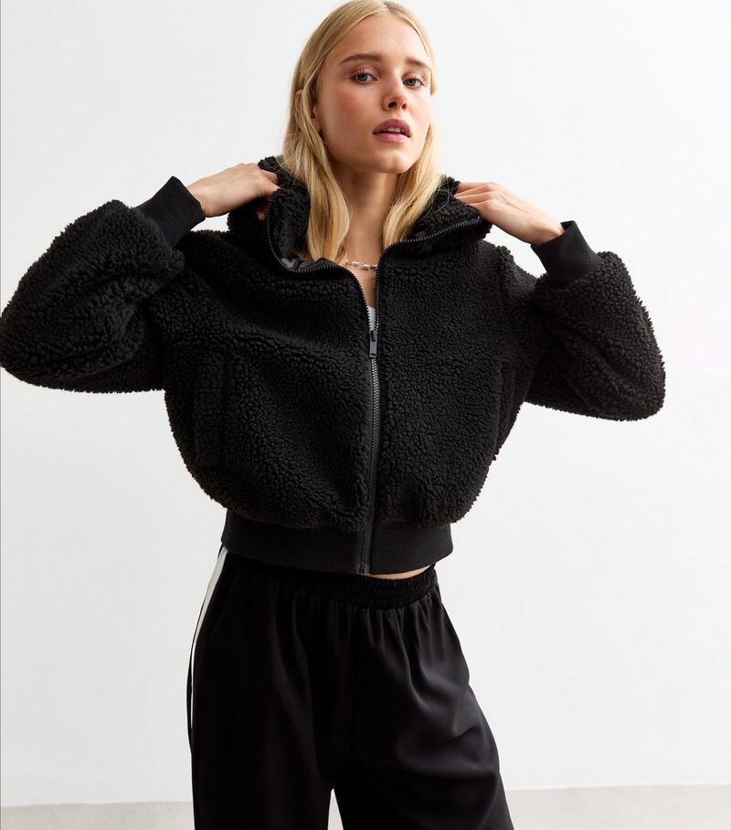 

Черная укороченная куртка Тедди с капюшоном New Look, черный