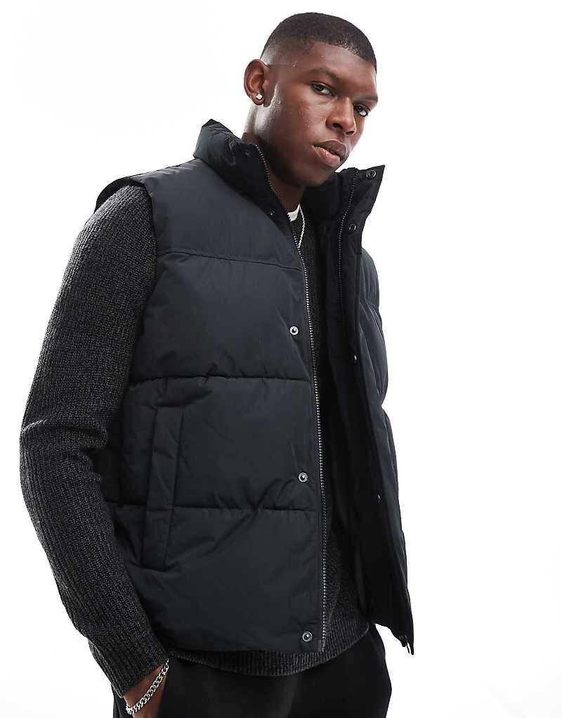 

Черный пуховик Jack & Jones