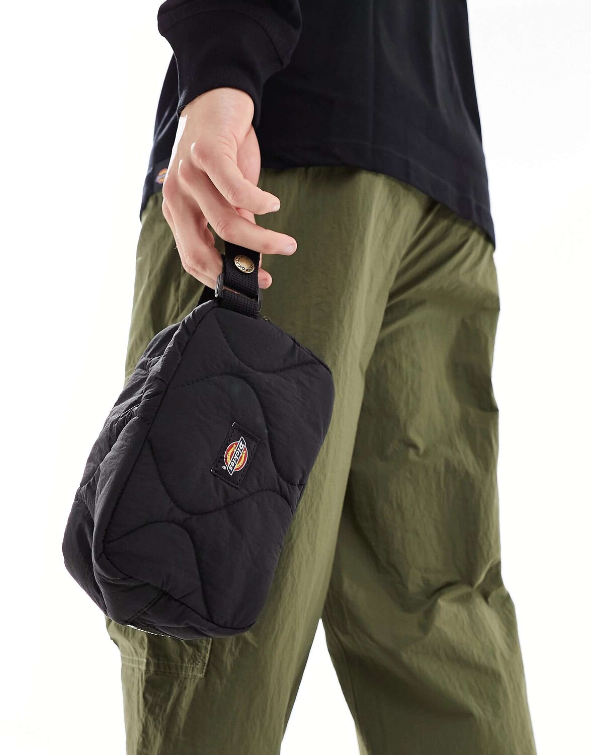 

Черная стеганая сумка-клатч Dickies Thorsby
