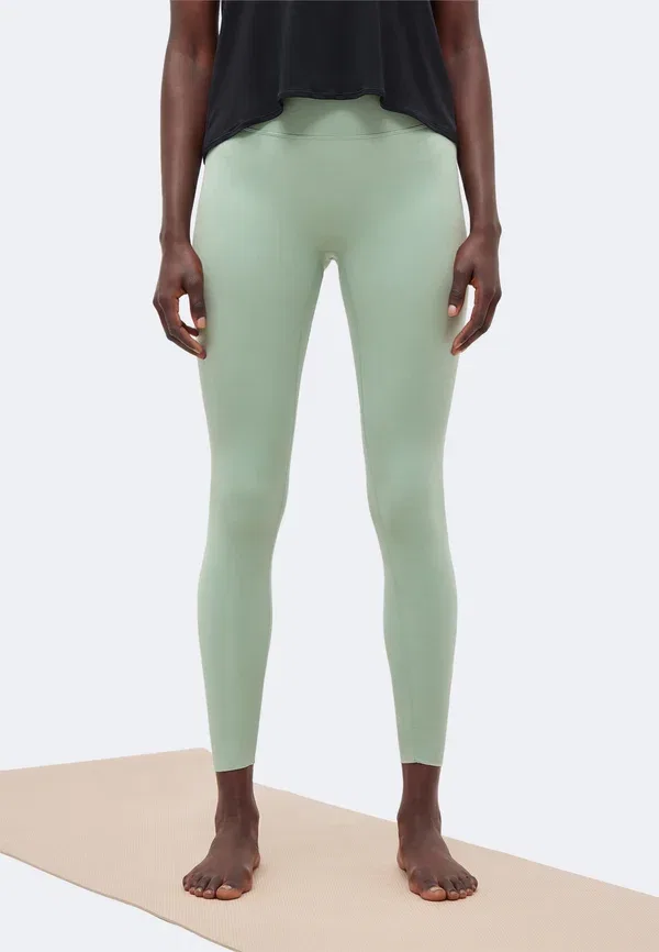Леггинсы Nike Performance Zenvy, цвет пар/белый