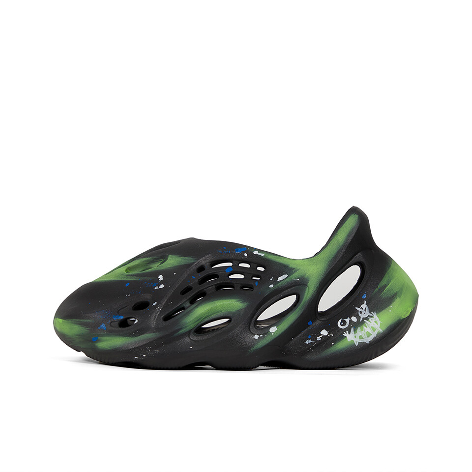 Кроссовки Adidas Originals Yeezy Foam Runner Clogs, черный/зеленый