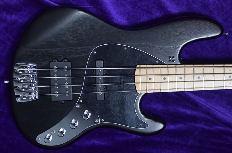 

Басс гитара Sandberg California TM-4 SuperLight, Matte Black / Maple