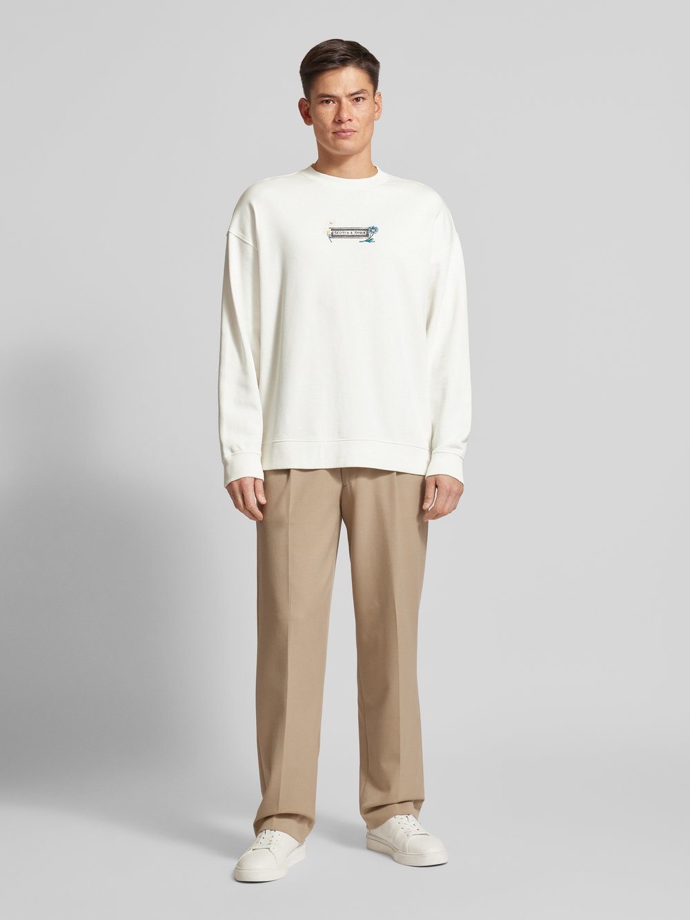 

Толстовка свободного кроя с этикеткой Scotch & Soda, кремовый