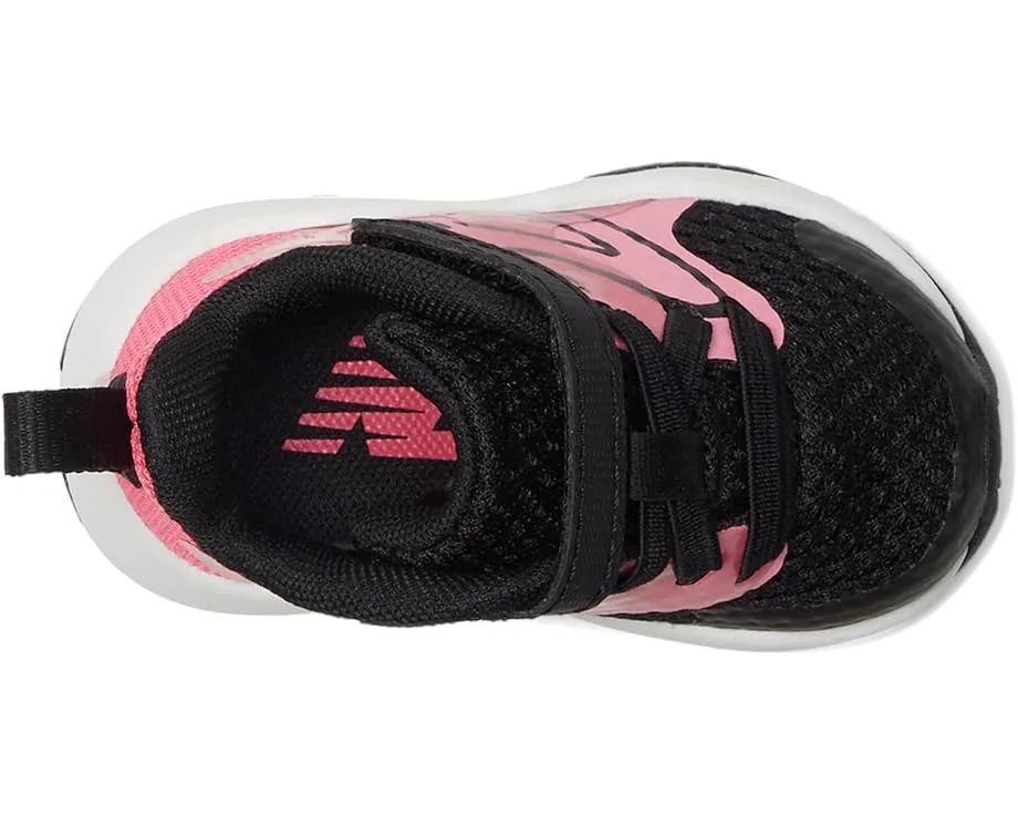 Кроссовки New Balance Kids Rave Run v2 Bungee Lace with Top Strap, Signal Pink/BlackSee Less — фото 2