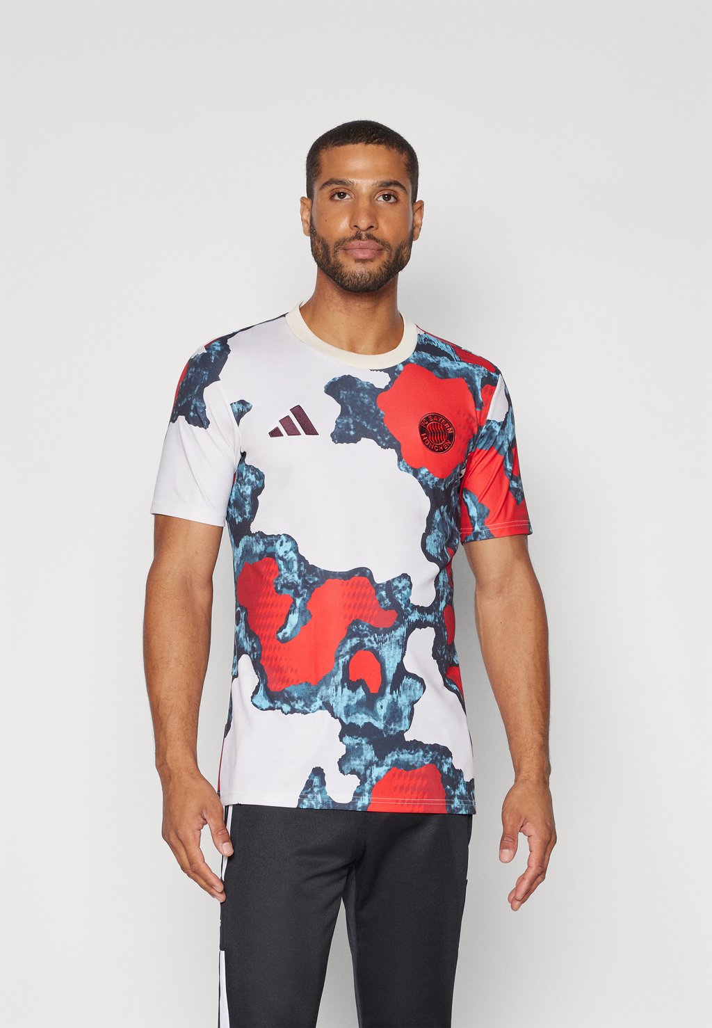 

Футболка FC BAYERN PRE MATCH SHIRT adidas Performance, красный