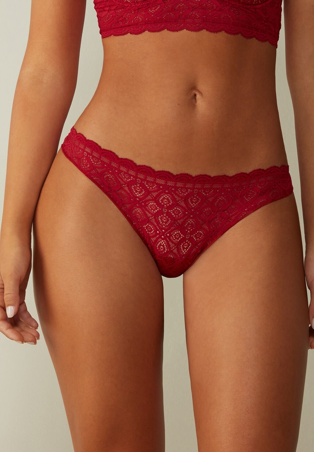 

Стринги BRAZILIAN Intimissimi, цвет rot